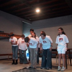 optreden3 - Toneelvereniging Plankenkoorts 